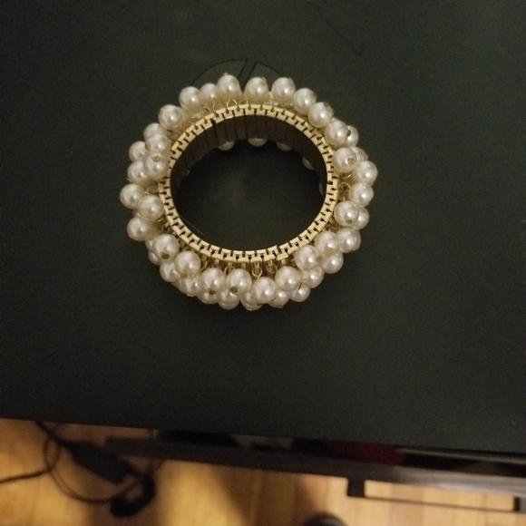 1970's Vintage Pearl Bracelet - Picture 3 of 3